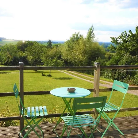 La Maison Ronde Et Ses 2 Cahutes *