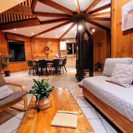 La Maison Ronde Et Ses 2 Cahutes Feriehus Monthoiron