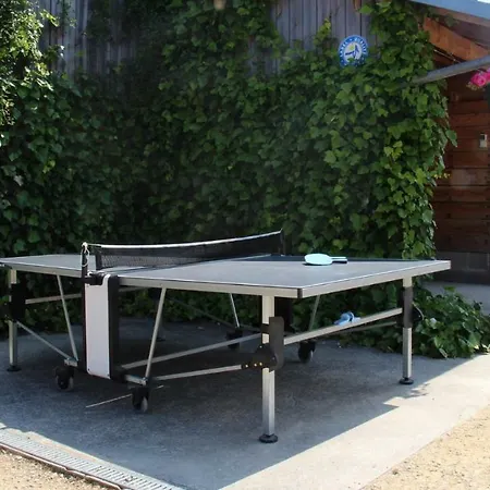 La Maison Ronde Et Ses 2 Cahutes *