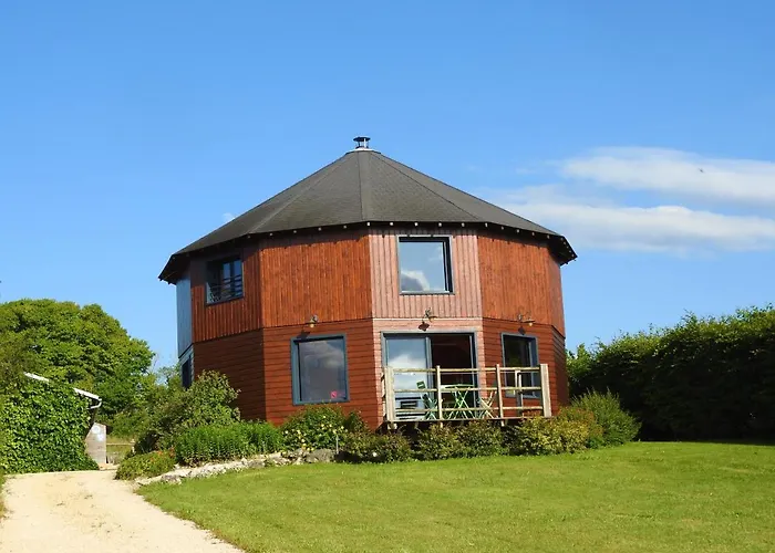 La Maison Ronde Et Ses 2 Cahutes Holiday home *