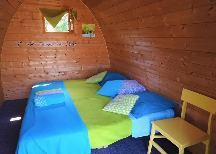 La Maison Ronde Et Ses 2 Cahutes Holiday home Monthoiron