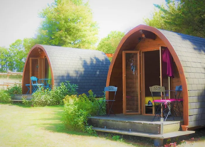 La Maison Ronde Et Ses 2 Cahutes