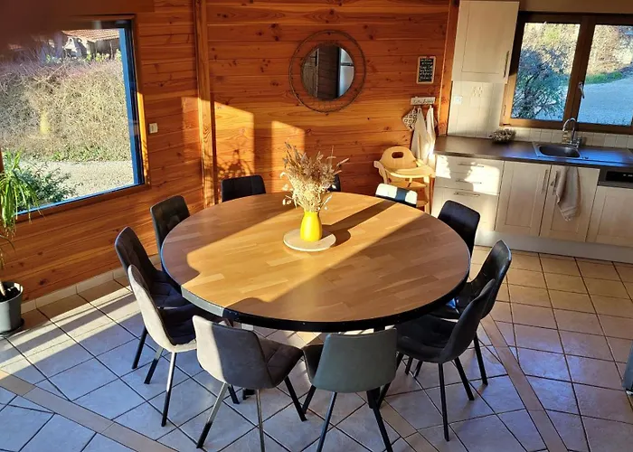 La Maison Ronde Et Ses 2 Cahutes *