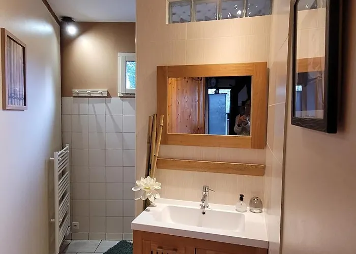 La Maison Ronde Et Ses 2 Cahutes Holiday home Monthoiron