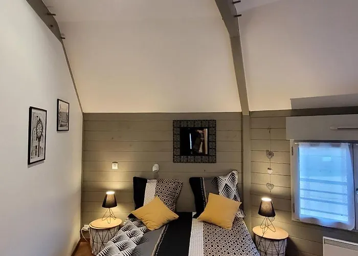 La Maison Ronde Et Ses 2 Cahutes Holiday home *