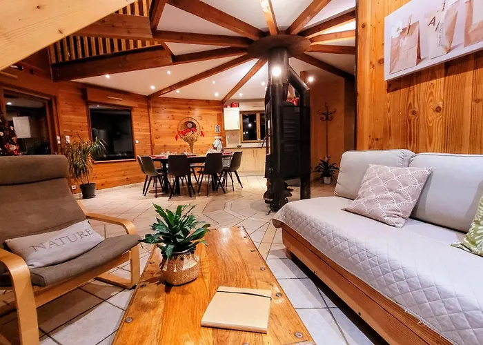 La Maison Ronde Et Ses 2 Cahutes Holiday home Monthoiron