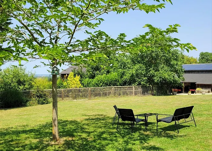 La Maison Ronde Et Ses 2 Cahutes * Monthoiron