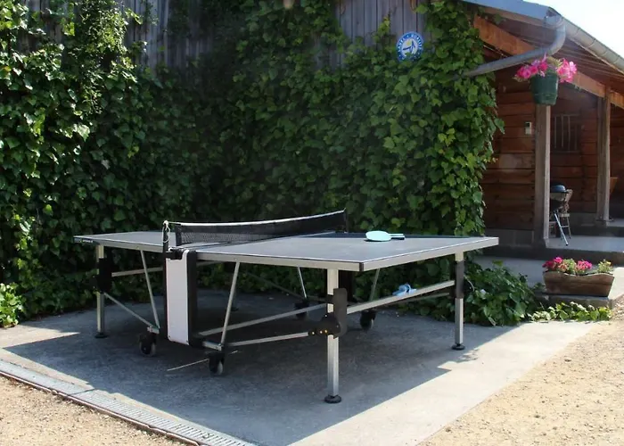 La Maison Ronde Et Ses 2 Cahutes *