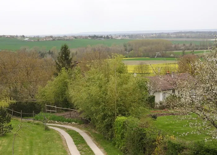 La Maison Ronde Et Ses 2 Cahutes Holiday home Monthoiron