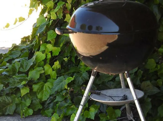 La Maison Ronde Et Ses 2 Cahutes Holiday home *